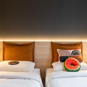 Moxy Twin Sleeper Guest room 2 Twin or Single Beds